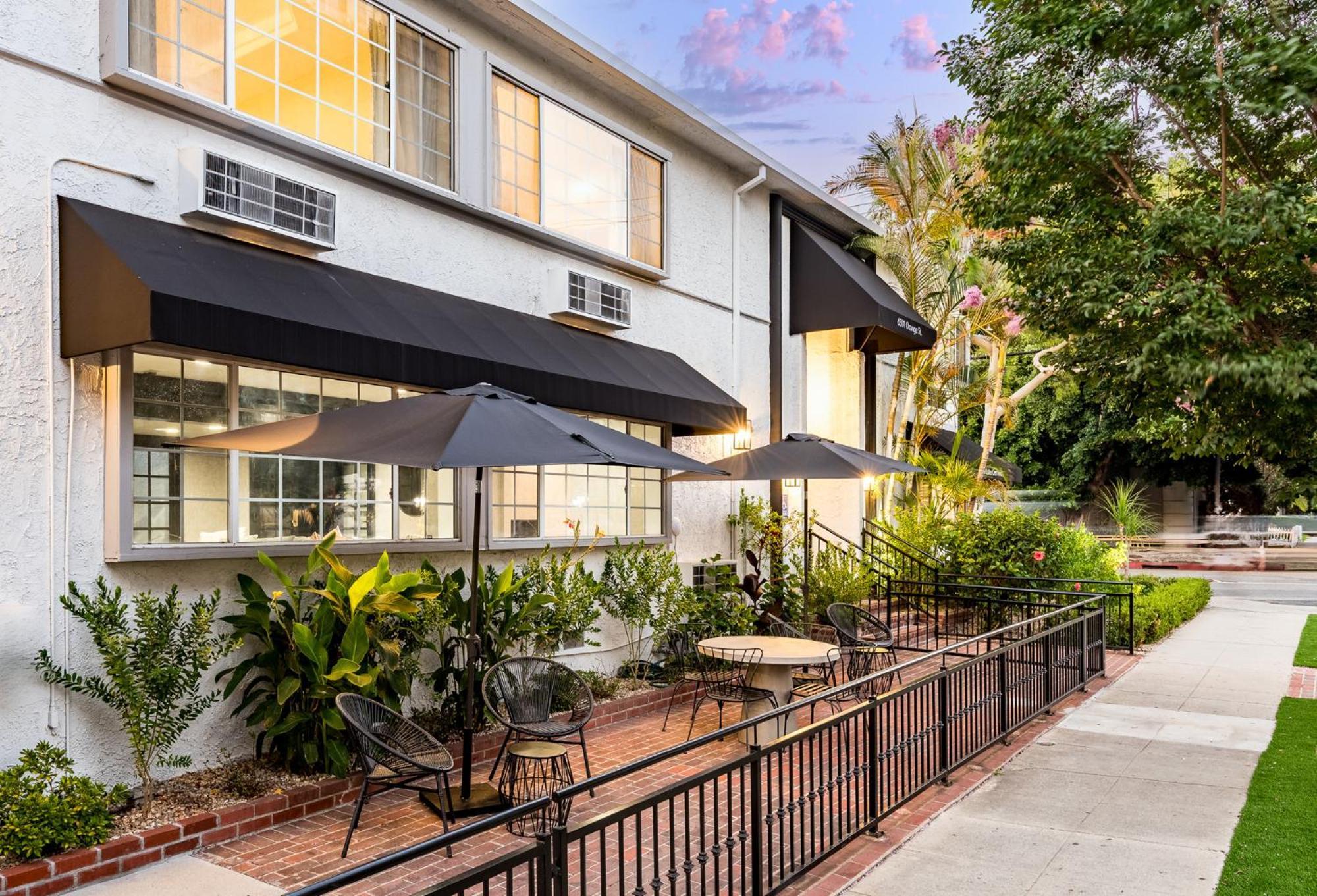 Wilshire Crest Hotel Los Angeles Exterior photo